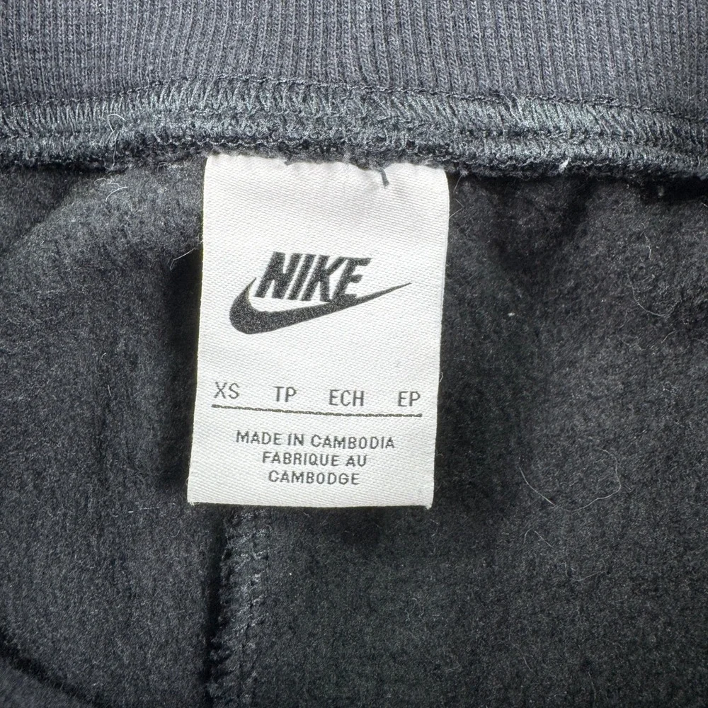 Nike orders ship
